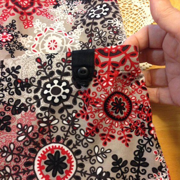 Peaches Scrub Top, size small - Picture 3 of 5